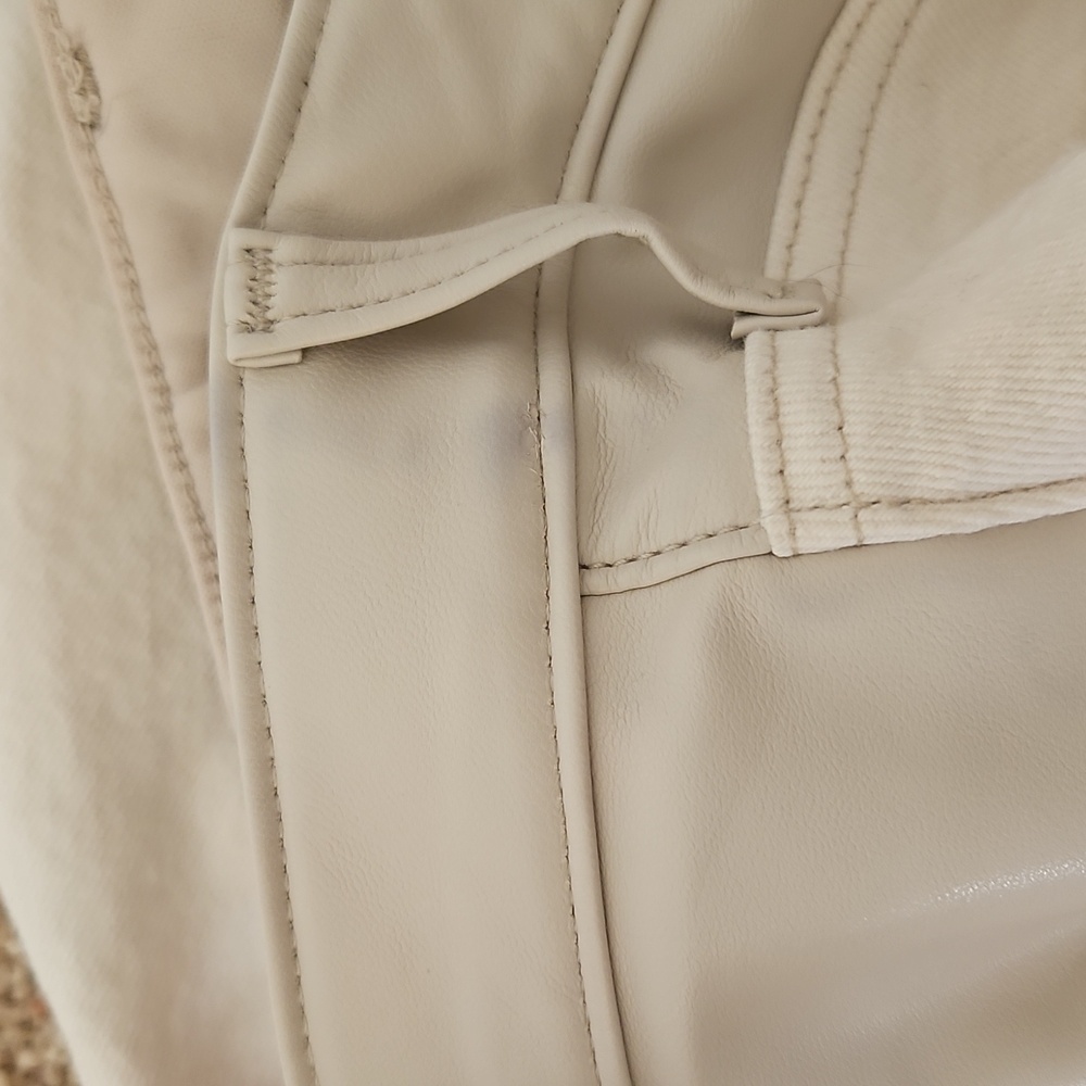 Abercrombie & Fitch 2-Toned Dad Shorts - Picture 5 of 5